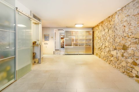 Lägenhet till salu i Barcelona, Spanien 2 sovrum, 218 kvm. Nr. 161430 - foto 28