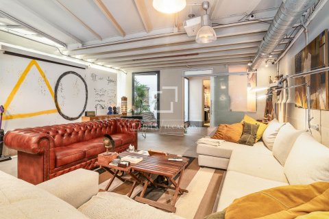 Apartment for sale in Barcelona, Spain 1 bedroom, 218 sq.m. No. 161430 - photo 3