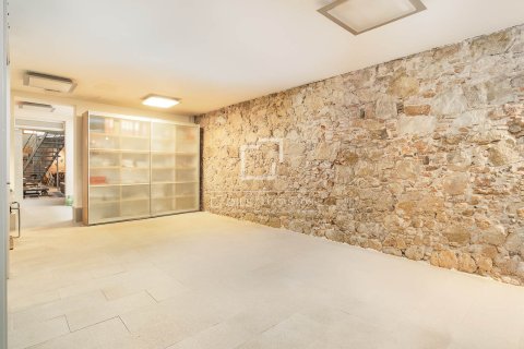 Lägenhet till salu i Barcelona, Spanien 2 sovrum, 218 kvm. Nr. 161430 - foto 29