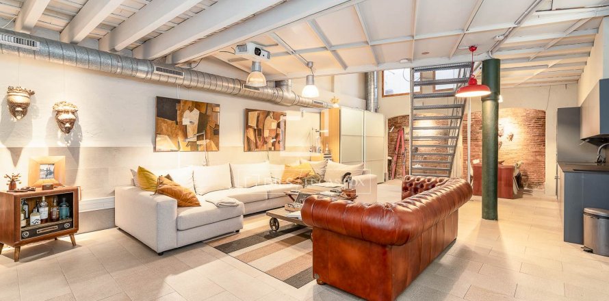 Apartment in Barcelona, Spain 1 bedroom, 218 sq.m. No. 161430