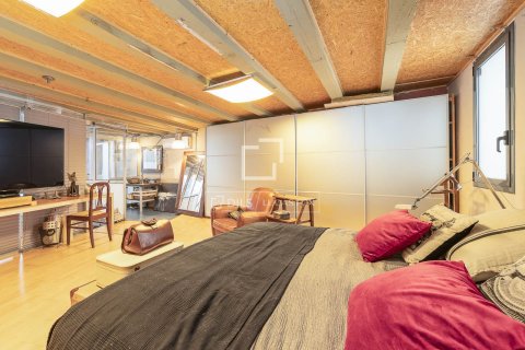 Apartment for sale in Barcelona, Spain 1 bedroom, 218 sq.m. No. 161430 - photo 13