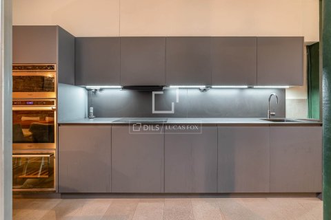 Lägenhet till salu i Barcelona, Spanien 2 sovrum, 218 kvm. Nr. 161430 - foto 21