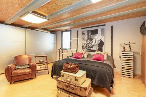 Apartment for sale in Barcelona, Spain 1 bedroom, 218 sq.m. No. 161430 - photo 12