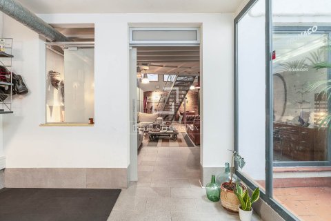 Apartment for sale in Barcelona, Spain 1 bedroom, 218 sq.m. No. 161430 - photo 16