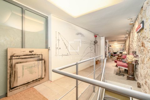 Apartment for sale in Barcelona, Spain 1 bedroom, 218 sq.m. No. 161430 - photo 24