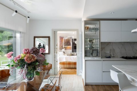 Villa for sale in El Masnou, Barcelona, Spain 6 bedrooms, 500 sq.m. No. 161428 - photo 22