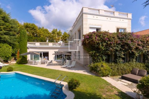Villa for sale in El Masnou, Barcelona, Spain 6 bedrooms, 500 sq.m. No. 161428 - photo 29