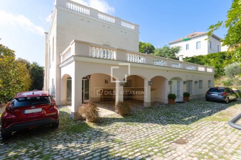 Villa for sale in El Masnou, Barcelona, Spain 6 bedrooms, 500 sq.m. No. 161428 - photo 8