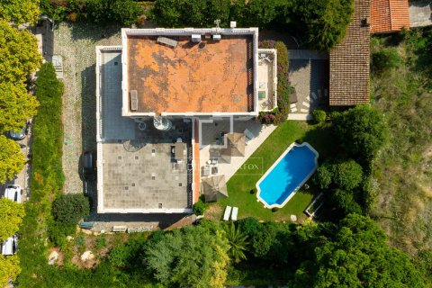 Villa for sale in El Masnou, Barcelona, Spain 6 bedrooms, 500 sq.m. No. 161428 - photo 6