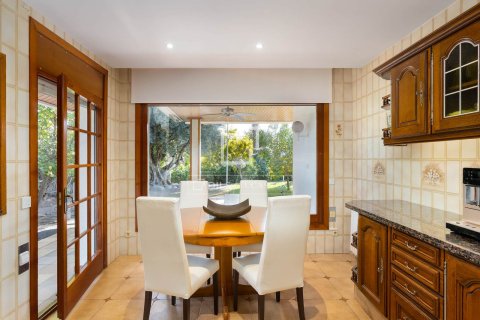 Huvila myytävänä Alella, Barcelona, Espanja, 5 makuuhuonetta, 513 m2 No. 161427 - kuva 17