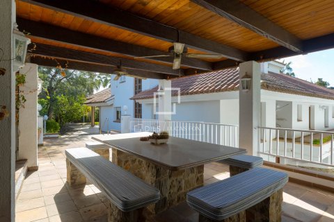 Huvila myytävänä Alella, Barcelona, Espanja, 5 makuuhuonetta, 513 m2 No. 161427 - kuva 8