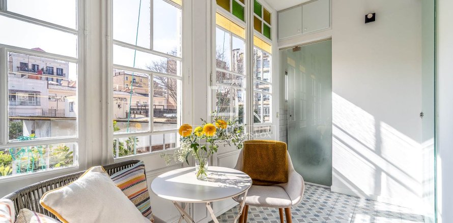 Apartment in Barcelona, Spain 1 bedroom, 59 sq.m. No. 161431