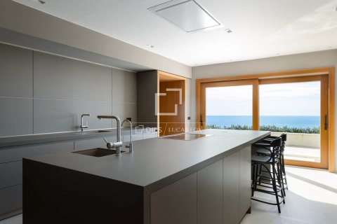 Villa for sale in Sant Andreu de Llavaneres, Barcelona, Spain 8 bedrooms, 4000 sq.m. No. 161429 - photo 12