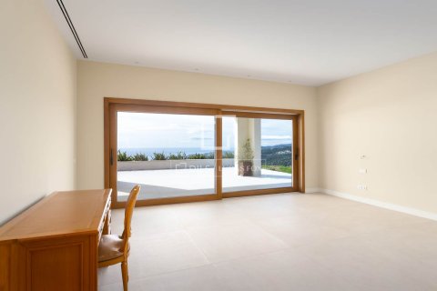 Villa for sale in Sant Andreu de Llavaneres, Barcelona, Spain 8 bedrooms, 4000 sq.m. No. 161429 - photo 27