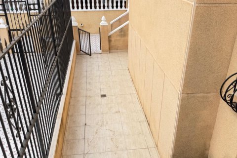 Apartamento en venta en Torrevieja, Alicante, España 2 dormitorios, 56 m2 No. 183124 - foto 6