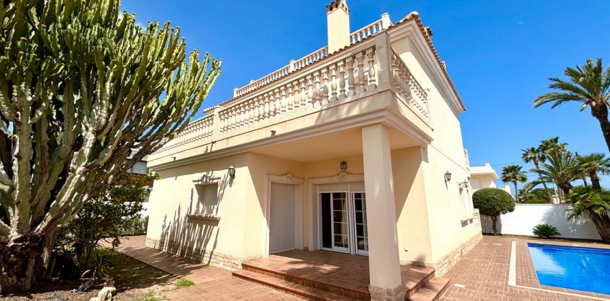 Villa Alicante, Spain 4 bedrooms, 261 sq.m. No. 119769