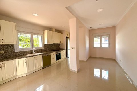 Villa for sale Alicante, Spain 4 bedrooms, 261 sq.m. No. 119769 - photo 11