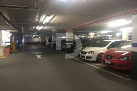 Продажа коммерческой недвижимости в Сантс-Монтжуик, Барселона, Испания 8512м2 №151869 - фото 2