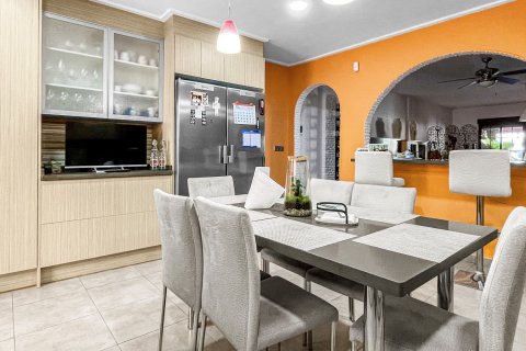 Продажа таухауса в Торревьеха, Аликанте, Испания 3 спальни, 130м2 №189661 - фото 10