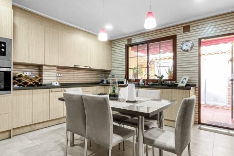Townhouse à Torrevieja, Alicante, Espagne 3 chambres, 130 m2 No. 189661