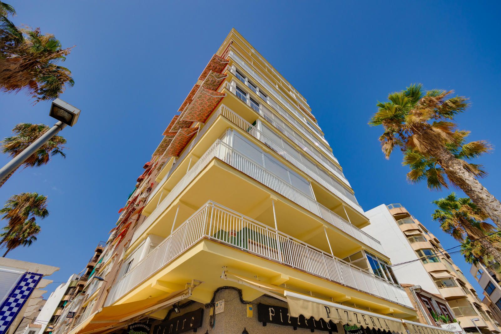 Radhus i Torrevieja, Alicante, Spanien 2 sovrum, 100 kvm. Nr. 114510