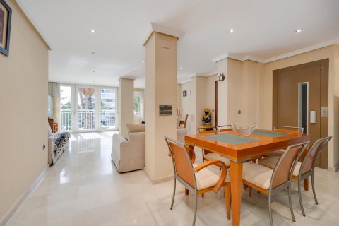 Townhouse for sale Torrevieja, Alicante, Spain 2 bedrooms, 100 sq.m. No. 114510 - photo 24
