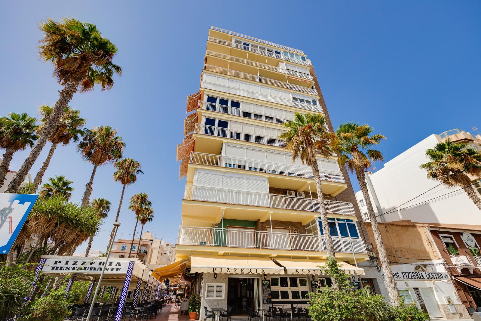 Radhus i Torrevieja, Alicante, Spanien 2 sovrum, 100 kvm. Nr. 114510