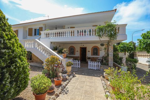 Villa for sale in Santa Ponsa, Mallorca, Spain 4 bedrooms, 270 sq.m. No. 179994 - photo 3