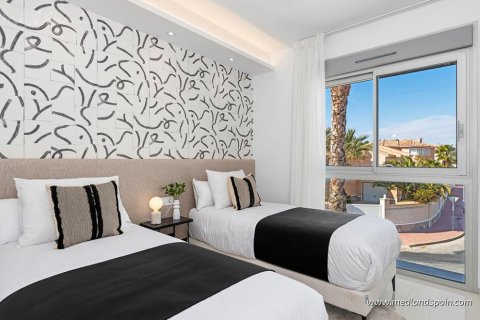 Villa pārdošanā Rojales, Alicante, Spānijā 4 istabas, 396 m2 Nr. 62610 - attēls 12