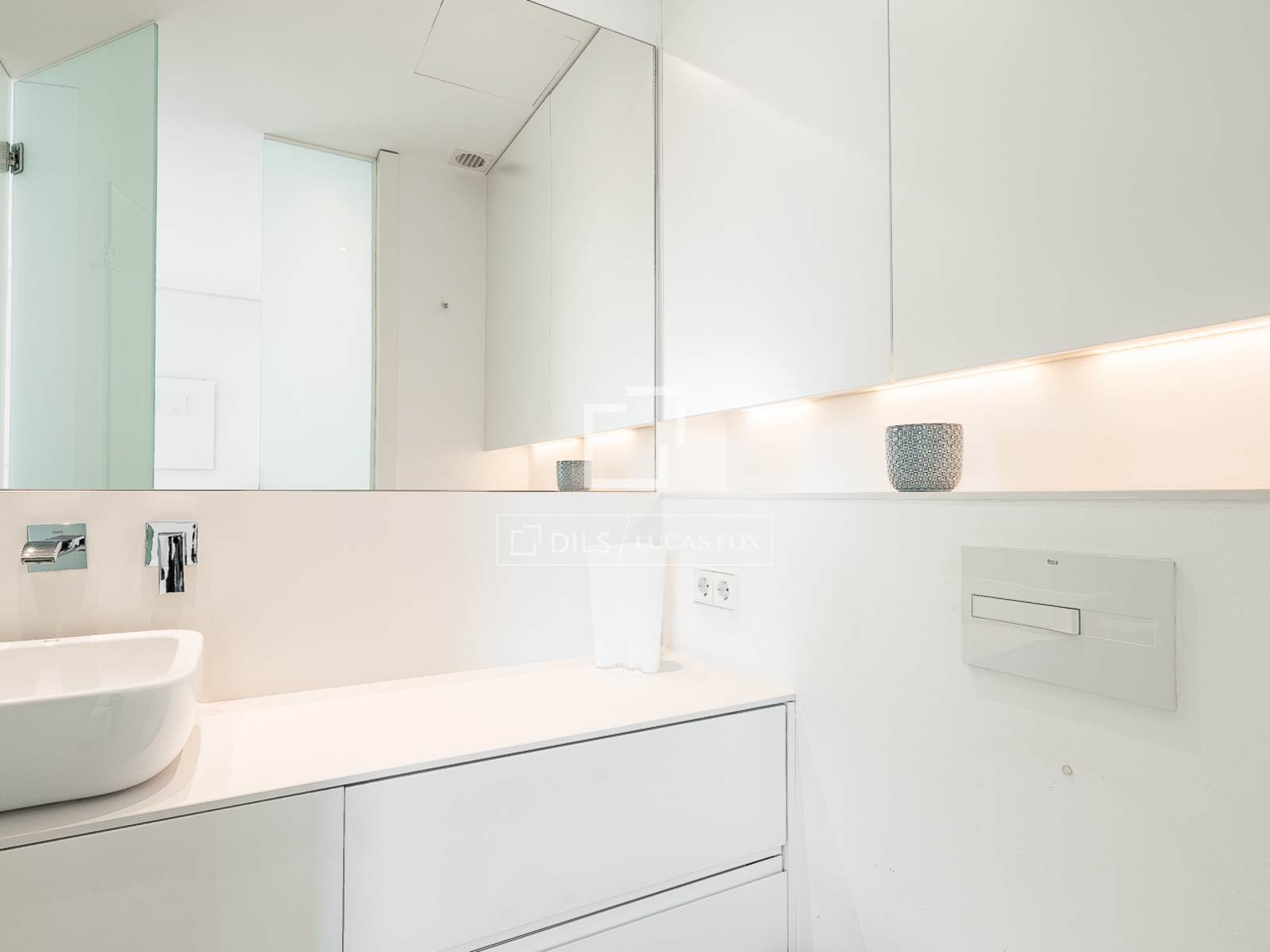 Apartment à Barcelona, Espagne 2 chambres, 78 m2 No. 161392