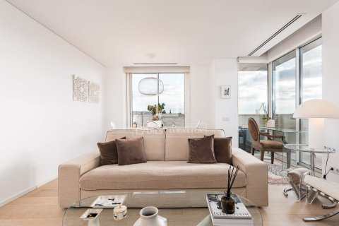 Lägenhet till salu i Barcelona, Spanien 2 sovrum, 75 kvm. Nr. 161392 - foto 4