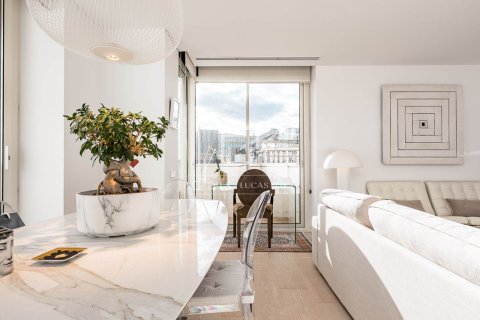 Lägenhet till salu i Barcelona, Spanien 2 sovrum, 75 kvm. Nr. 161392 - foto 8