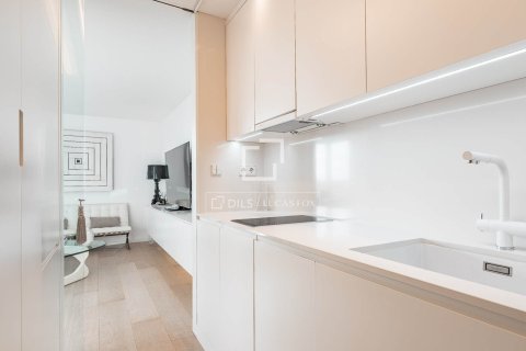 Lägenhet till salu i Barcelona, Spanien 2 sovrum, 75 kvm. Nr. 161392 - foto 15