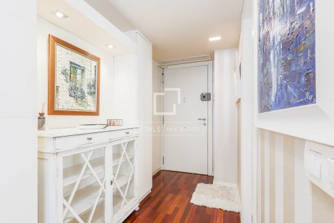 Lägenhet till salu i Barcelona, Spanien 3 sovrum, 159 kvm. Nr. 161398 - foto 23