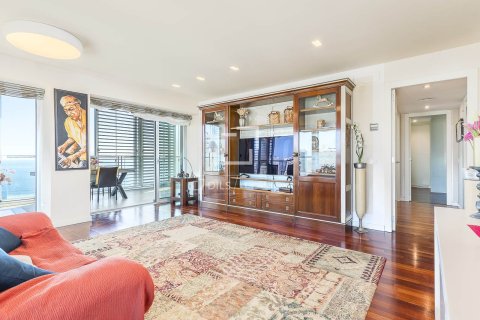 Lägenhet till salu i Barcelona, Spanien 3 sovrum, 159 kvm. Nr. 161398 - foto 4