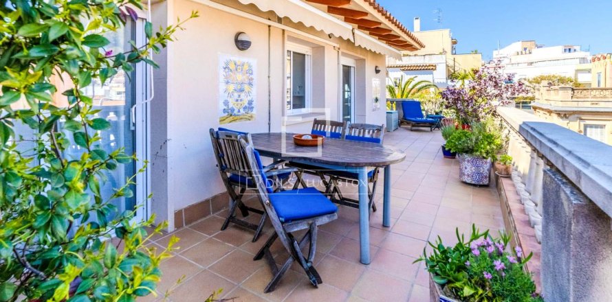 Penthouse in Sitges, Barcelona, Spain 2 bedrooms, 57 sq.m. No. 161396