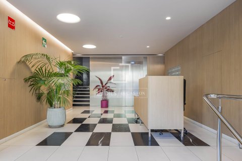 Apartment for sale in Barcelona, Spain 1 bedroom, 54 sq.m. No. 161393 - photo 23