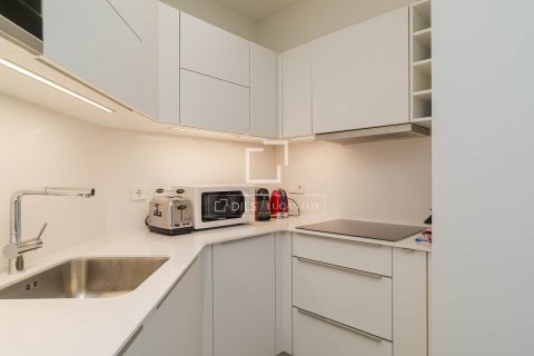 Apartment for sale in Barcelona, Spain 1 bedroom, 54 sq.m. No. 161393 - photo 13