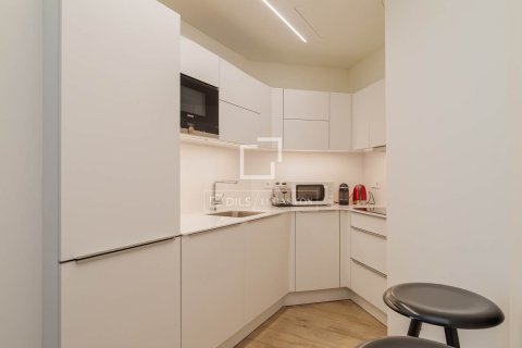 Apartment for sale in Barcelona, Spain 1 bedroom, 54 sq.m. No. 161393 - photo 12