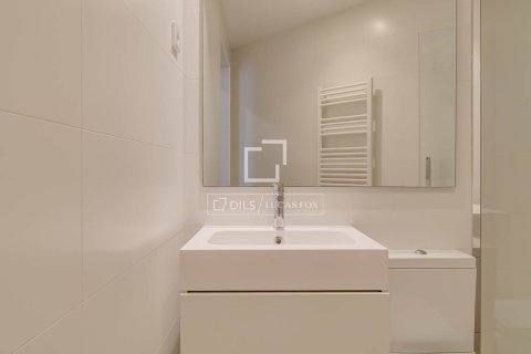 Apartment for sale in Barcelona, Spain 1 bedroom, 54 sq.m. No. 161393 - photo 10