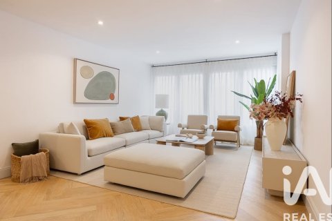 Продажа квартиры в Мадрид, Испания 2 спальни, 103м2 №172949 - фото 11