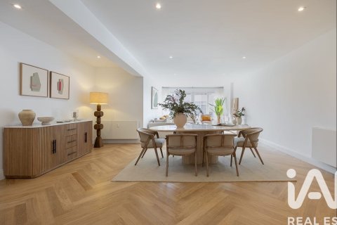 Apartamento en venta en Madrid, España 3 dormitorios, 161 m2 No. 172947 - foto 1