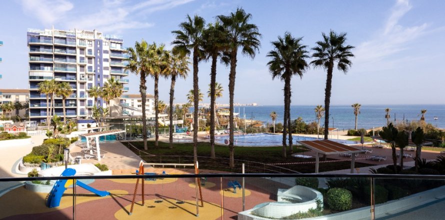Appartamento a Torrevieja, Alicante, Spagna 2 camere da letto, 74 mq. N° 146049