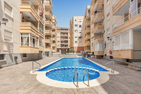 Apartamento en venta en Torrevieja, Alicante, España 3 dormitorios, No. 189873 - foto 26