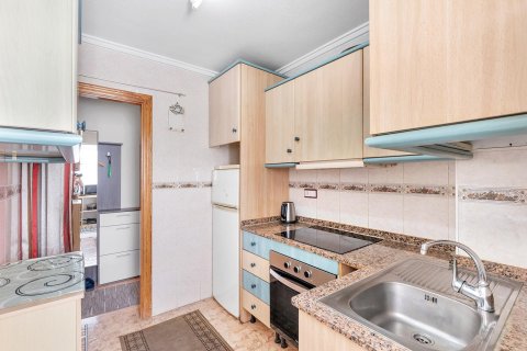 Apartamento en venta en Torrevieja, Alicante, España 3 dormitorios, No. 189873 - foto 13