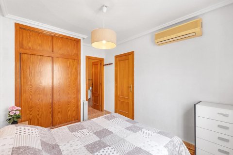 Apartamento en venta en Torrevieja, Alicante, España 3 dormitorios, No. 189873 - foto 16
