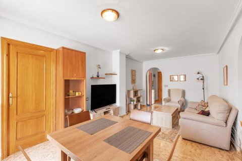Apartamento en venta en Torrevieja, Alicante, España 3 dormitorios, No. 189873 - foto 9