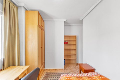 Apartamento en venta en Torrevieja, Alicante, España 3 dormitorios, No. 189873 - foto 22