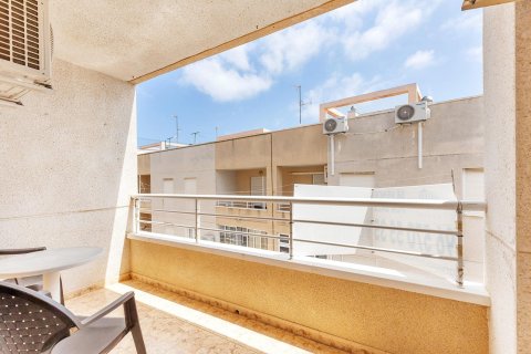 Apartamento en venta en Torrevieja, Alicante, España 3 dormitorios, No. 189873 - foto 10