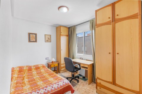 Apartamento en venta en Torrevieja, Alicante, España 3 dormitorios, No. 189873 - foto 21